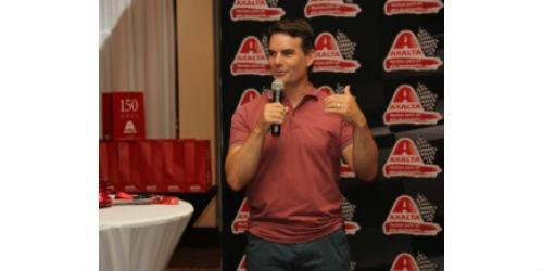 Jeff Gordon, de Nascar, presente en la reunión.
